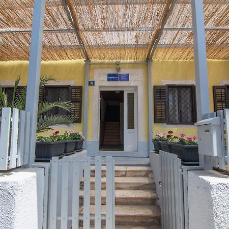 Hostel Flora Mali Lošinj Εξωτερικό φωτογραφία