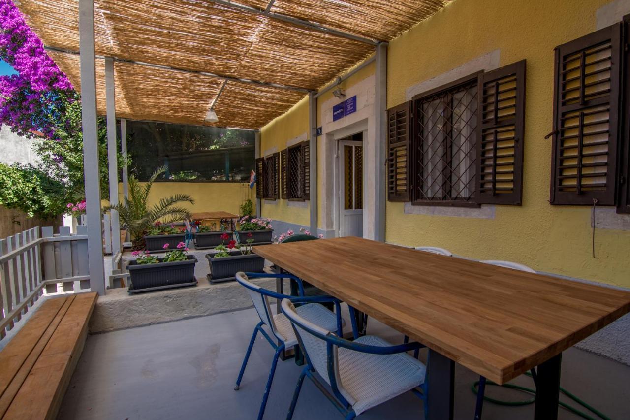 Hostel Flora Mali Lošinj Εξωτερικό φωτογραφία