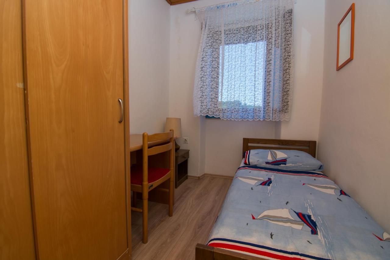 Hostel Flora Mali Lošinj Εξωτερικό φωτογραφία